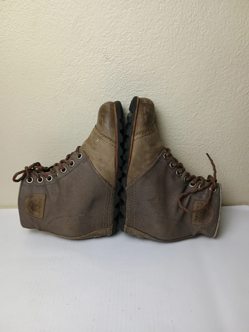 Sorel 1964 Premium Size 9 Women's Brown/Tan Wedge Lace-Up Boots